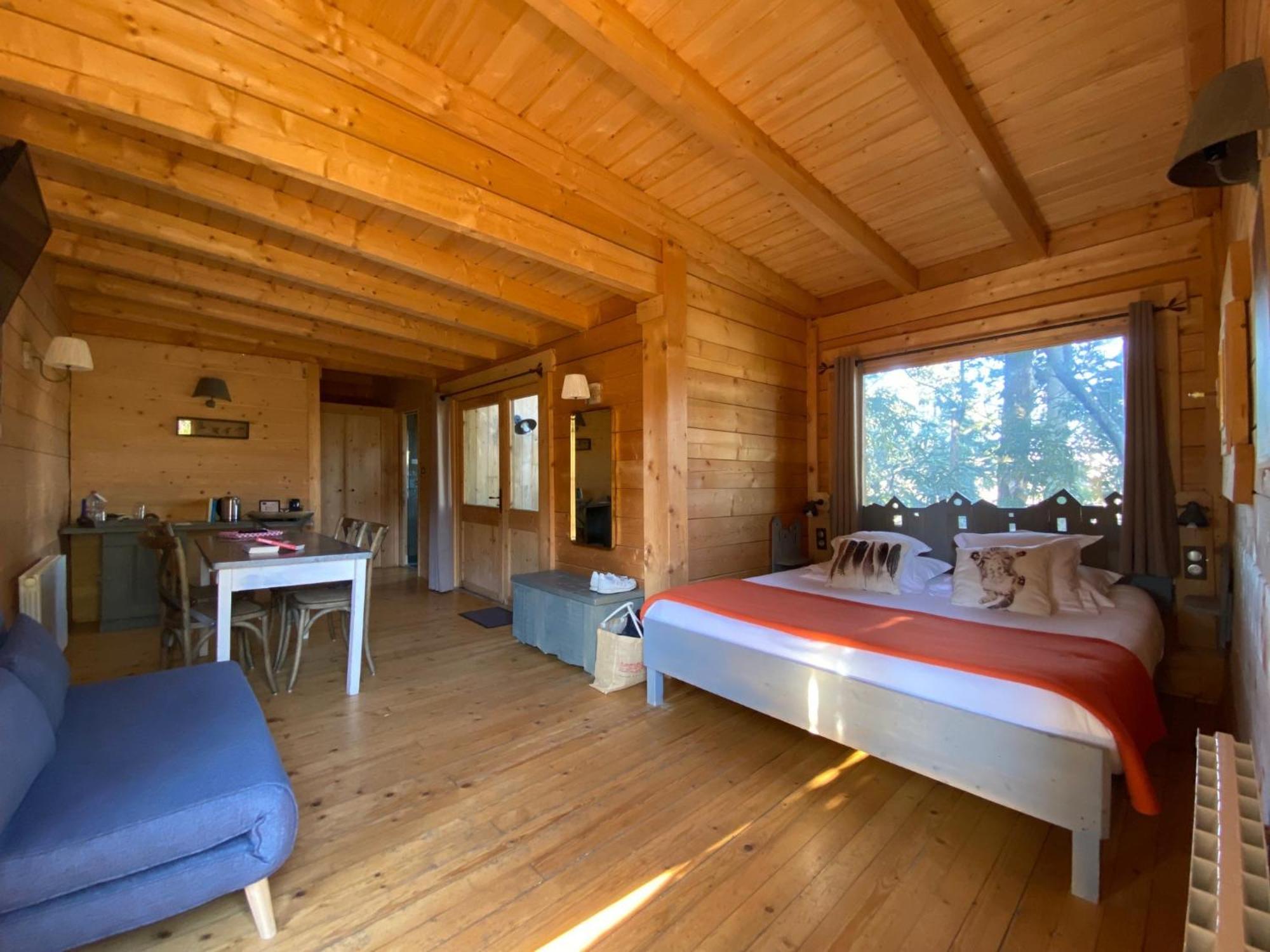 Les Cabanes Dans Les Bois Logis Hotel Villedubert Exterior photo