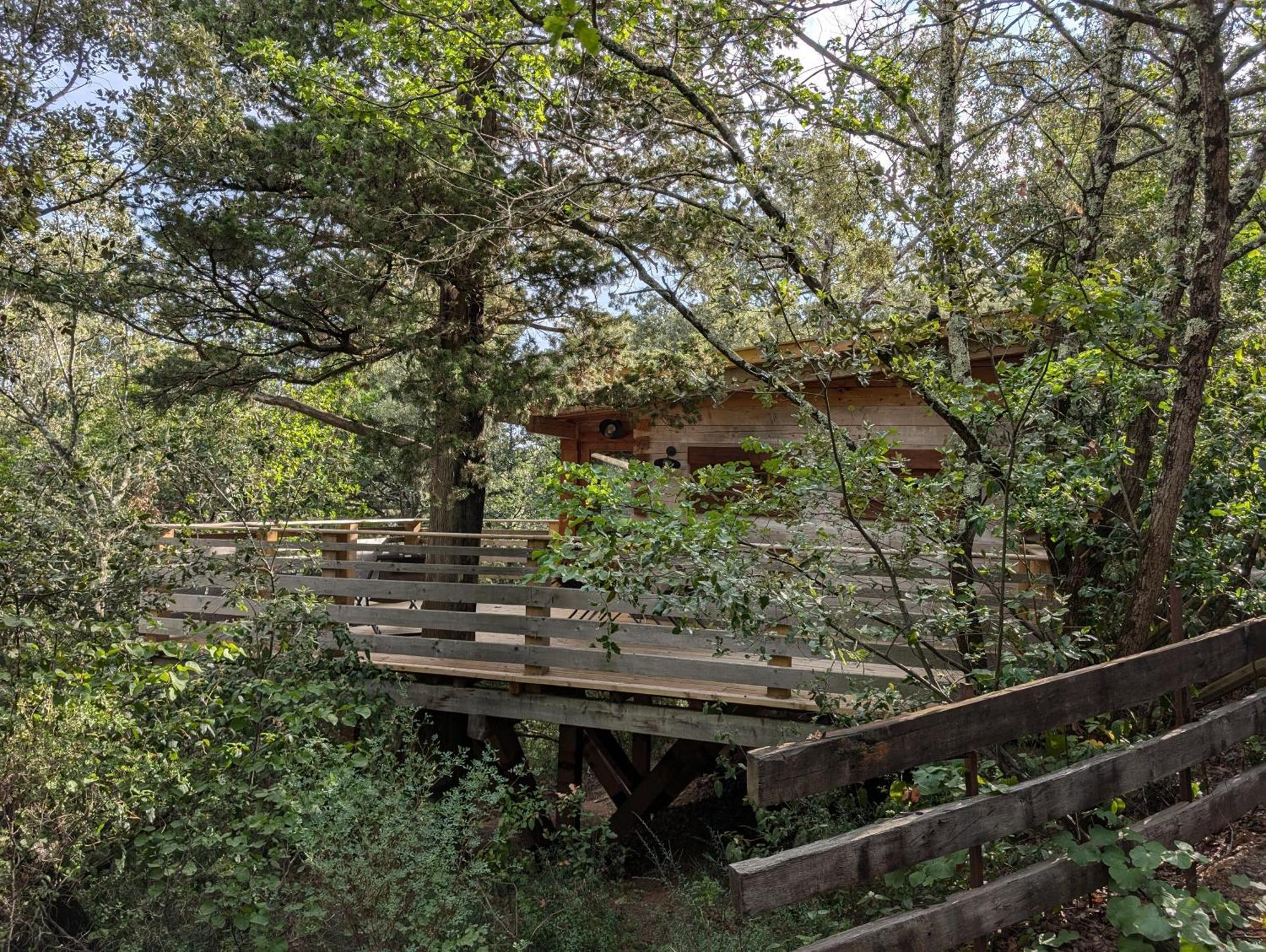 Les Cabanes Dans Les Bois Logis Hotel Villedubert Exterior photo