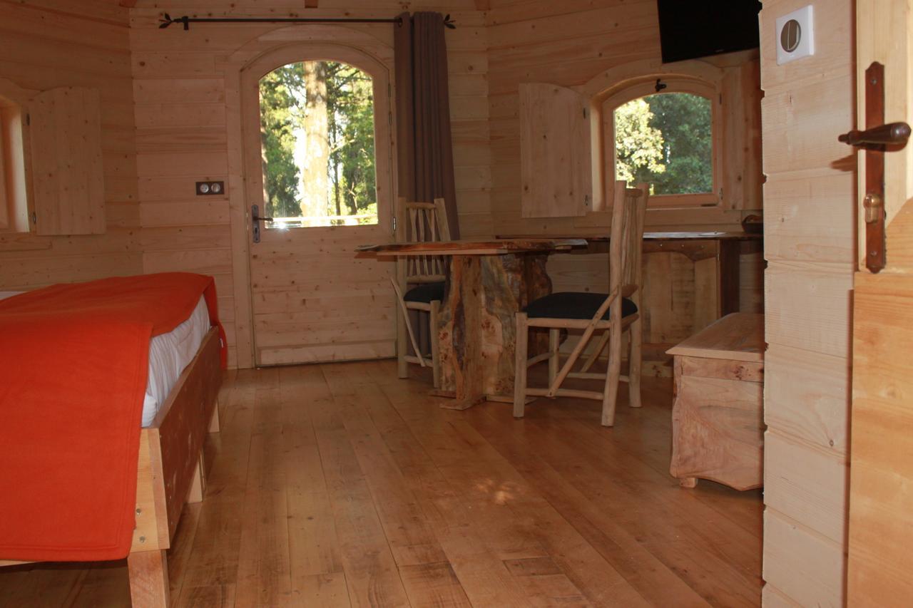 Les Cabanes Dans Les Bois Logis Hotel Villedubert Room photo